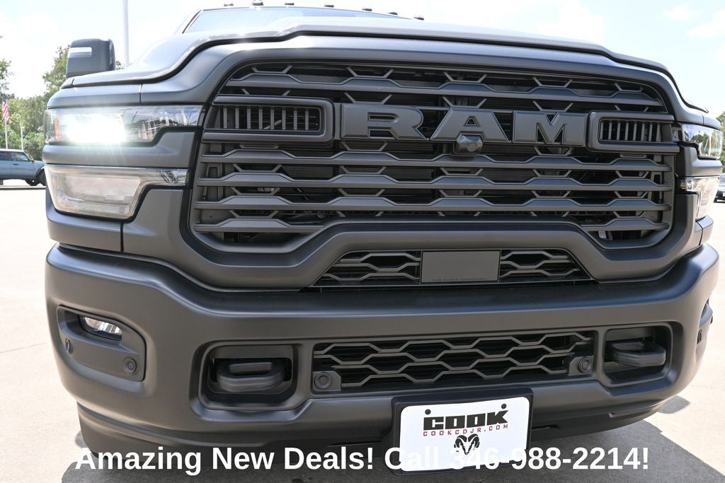 2027 RAM 3500 RAM 3500 TRADESMAN CREW CAB 4X4 8' BOX