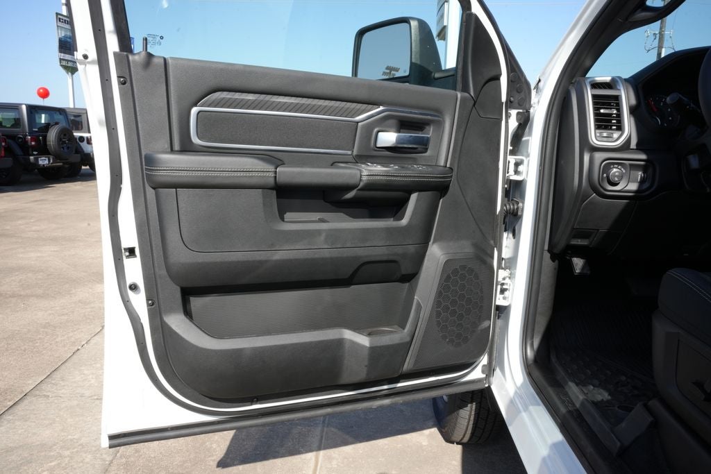 2026 RAM 3500 RAM 3500 BIG HORN CREW CAB 4X4 8' BOX