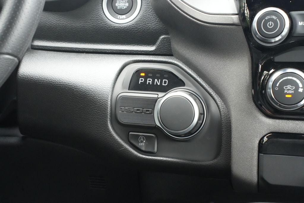 2026 RAM 1500 RAM 1500 EXPRESS CREW CAB 4X2 5'7' BOX