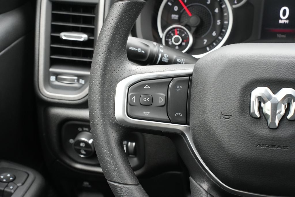 2026 RAM 1500 RAM 1500 EXPRESS CREW CAB 4X2 5'7' BOX