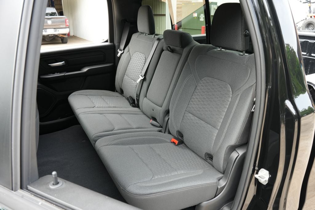 2026 RAM 1500 RAM 1500 EXPRESS CREW CAB 4X2 5'7' BOX