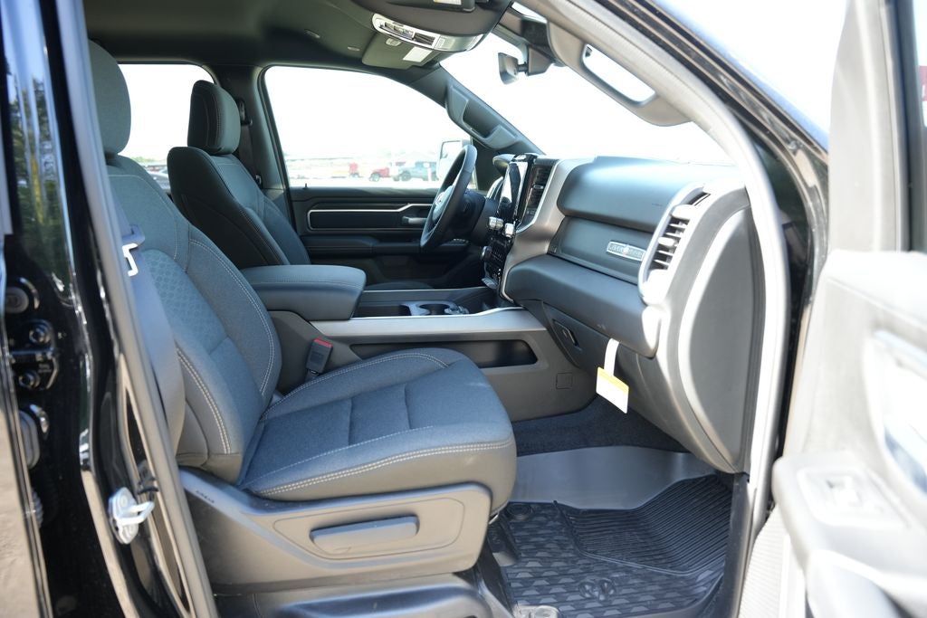 2026 RAM 1500 RAM 1500 LONE STAR CREW CAB 4X4 5'7' BOX