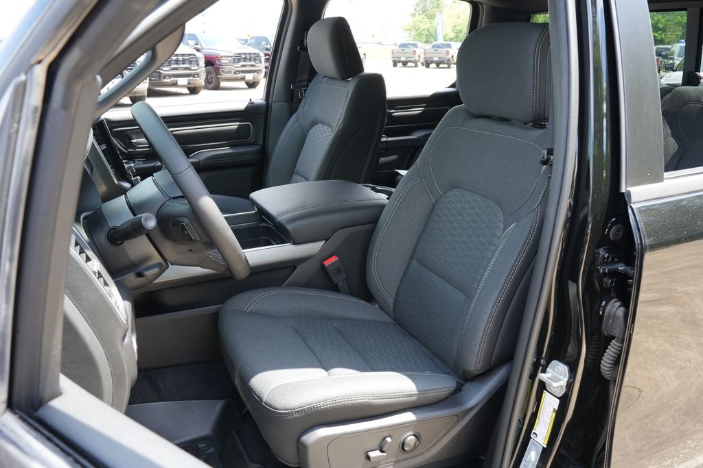 2026 RAM 1500 RAM 1500 LONE STAR CREW CAB 4X4 5'7' BOX