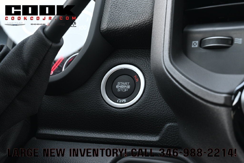 2027 RAM 2500 RAM 2500 TRADESMAN CREW CAB 4X4 6'4' BOX