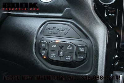 2027 RAM 2500 RAM 2500 TRADESMAN CREW CAB 4X4 6'4' BOX