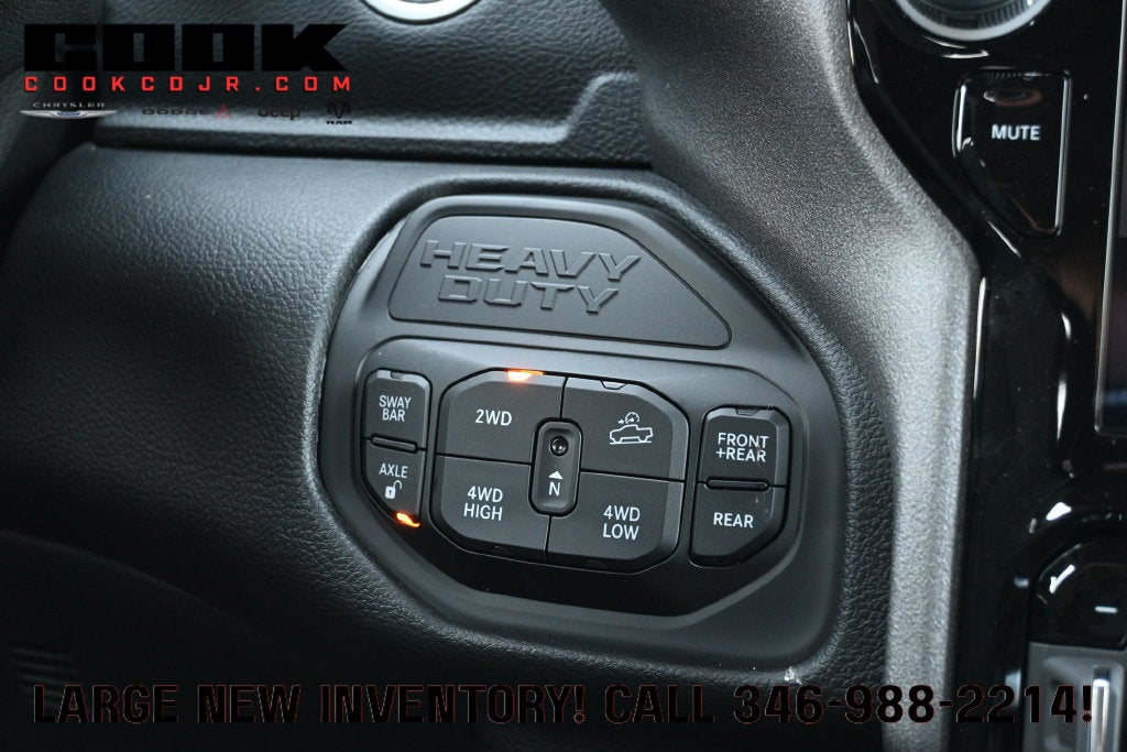 2027 RAM 2500 RAM 2500 TRADESMAN CREW CAB 4X4 6'4' BOX
