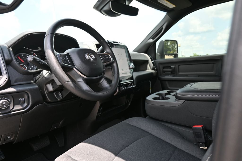 2026 RAM 2500 RAM 2500 TRADESMAN CREW CAB 4X4 6'4' BOX