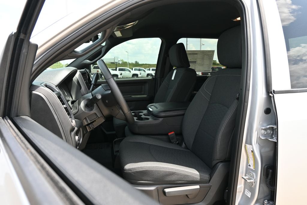 2026 RAM 2500 RAM 2500 BLACK EXPRESS CREW CAB 4X4 6'4' BOX