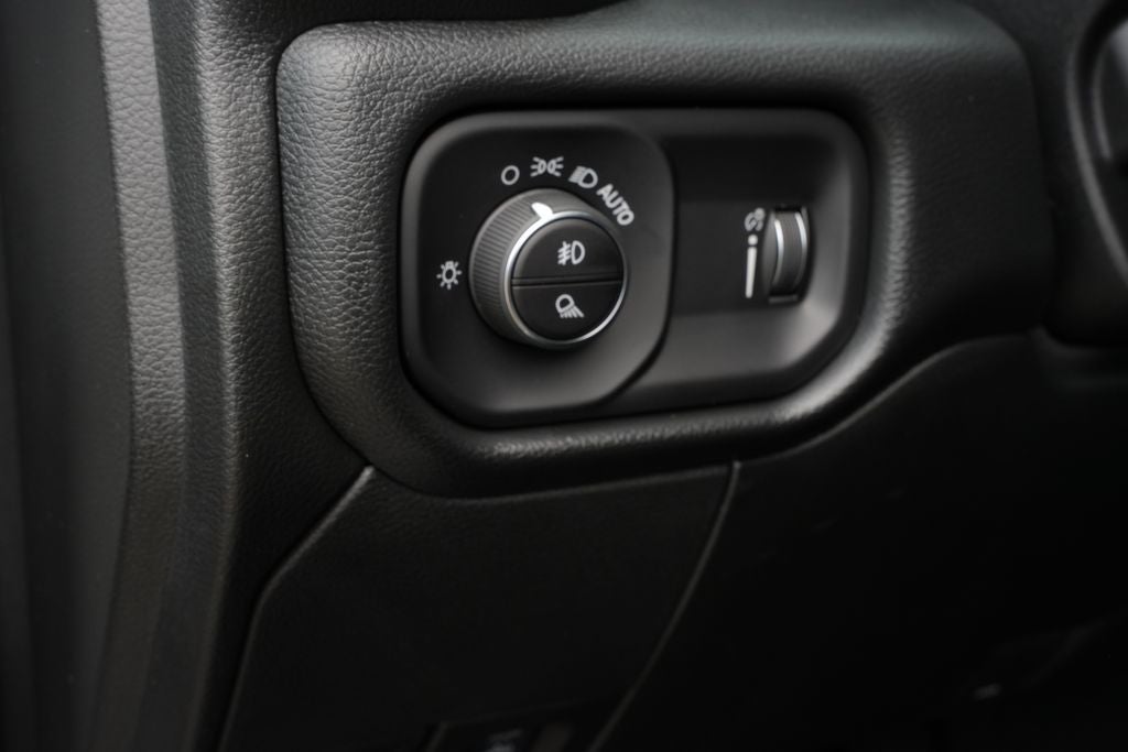 2026 RAM 2500 RAM 2500 TRADESMAN CREW CAB 4X4 6'4' BOX