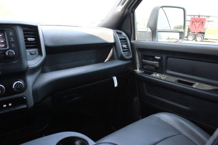 2023 RAM 2500 Tradesman Crew Cab 4x4 6'4' Box