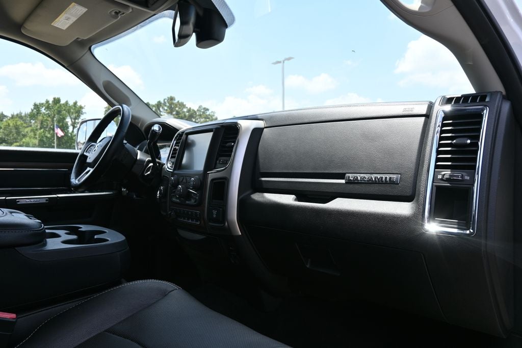 2017 RAM 2500 Laramie Crew Cab 4x4 6'4' Box