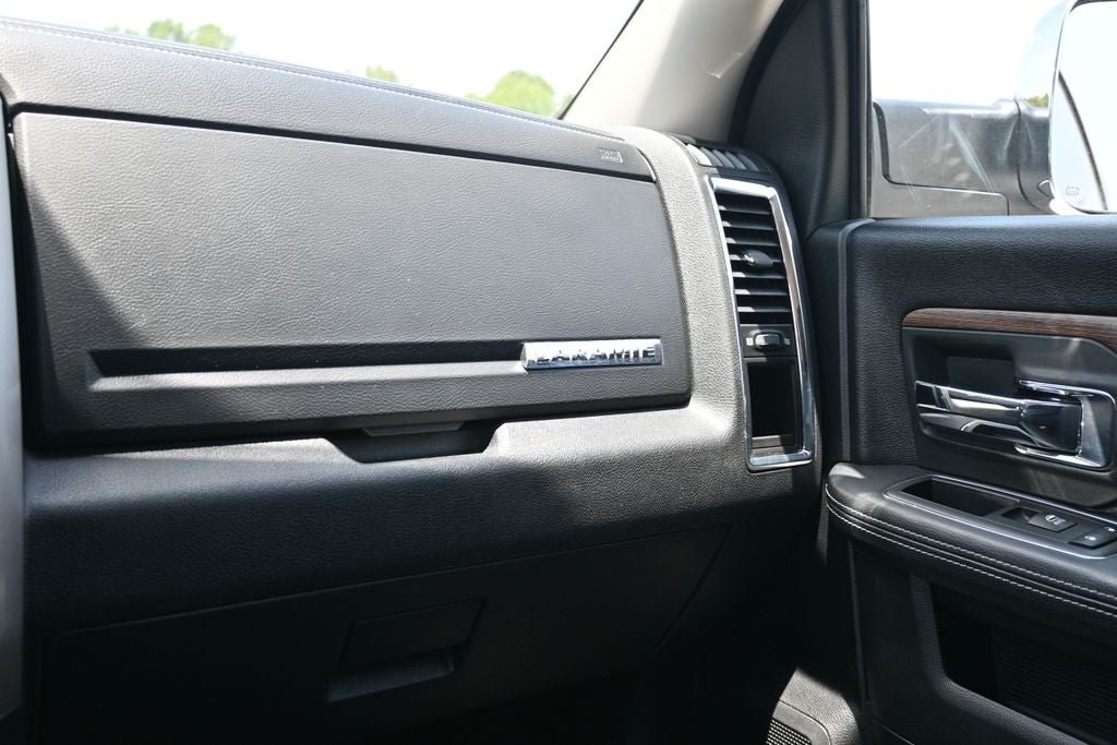 2017 RAM 2500 Laramie Crew Cab 4x4 6'4' Box