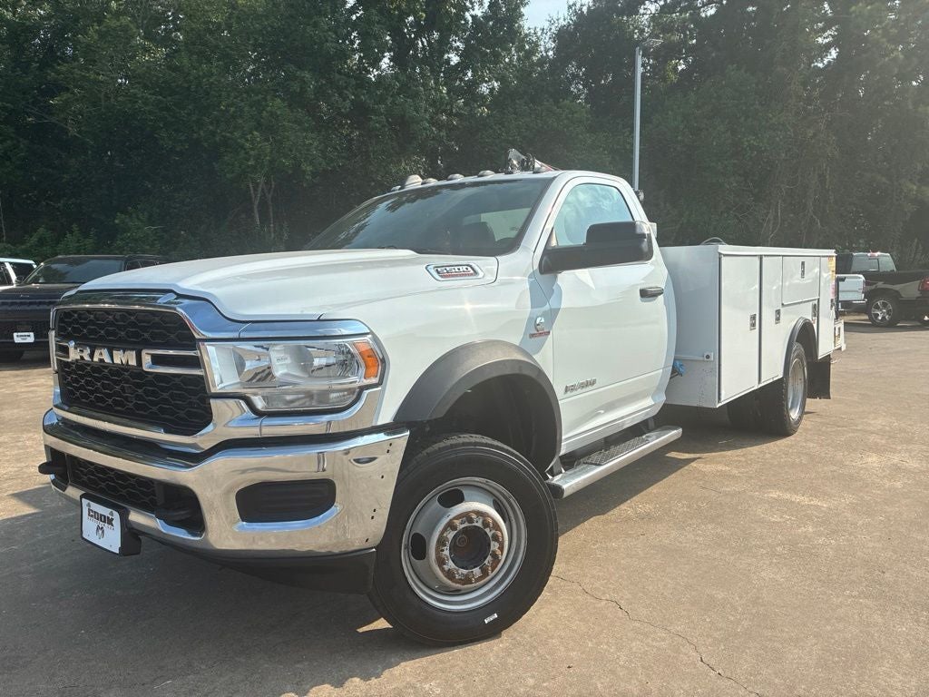 2022 RAM 5500 Chassis Tradesman/SLT