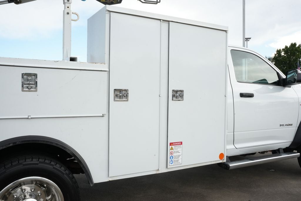 2022 RAM 5500 Chassis Cab Tradesman/SLT