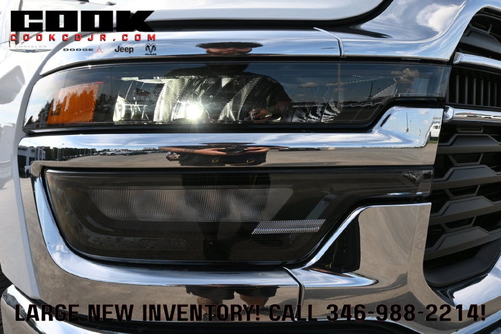 2027 RAM 3500 Chassis Cab RAM 3500 TRADESMAN CHASSIS REGULAR CAB 4X4 84' CA