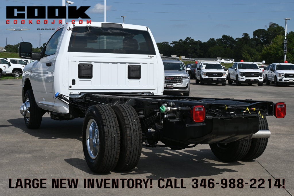 2027 RAM 3500 Chassis Cab RAM 3500 TRADESMAN CHASSIS REGULAR CAB 4X4 84' CA