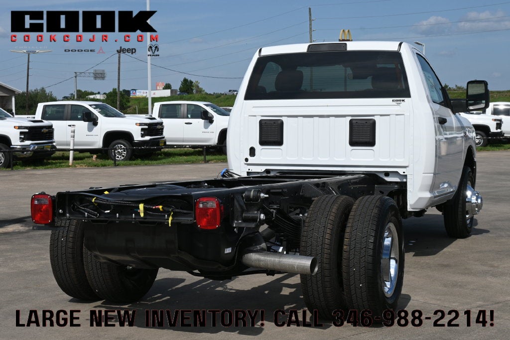 2027 RAM 3500 Chassis Cab RAM 3500 TRADESMAN CHASSIS REGULAR CAB 4X4 84' CA