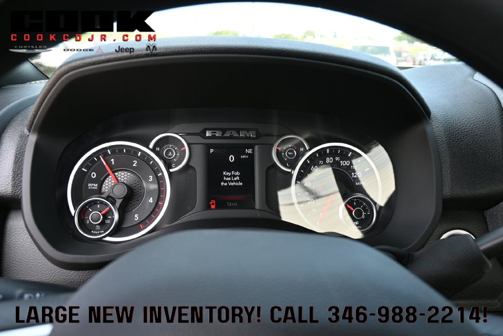 2027 RAM 3500 Chassis Cab RAM 3500 TRADESMAN CHASSIS REGULAR CAB 4X4 84' CA