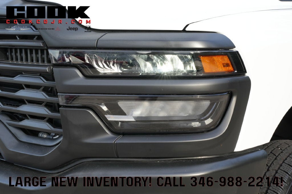 2027 RAM 3500 Chassis Cab RAM 3500 TRADESMAN CREW CAB CHASSIS 4X4 60' CA