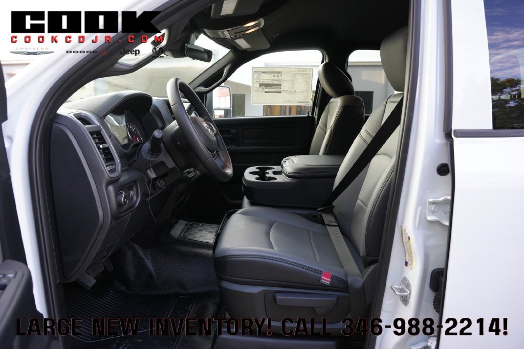 2027 RAM 3500 Chassis Cab RAM 3500 TRADESMAN CREW CAB CHASSIS 4X4 60' CA