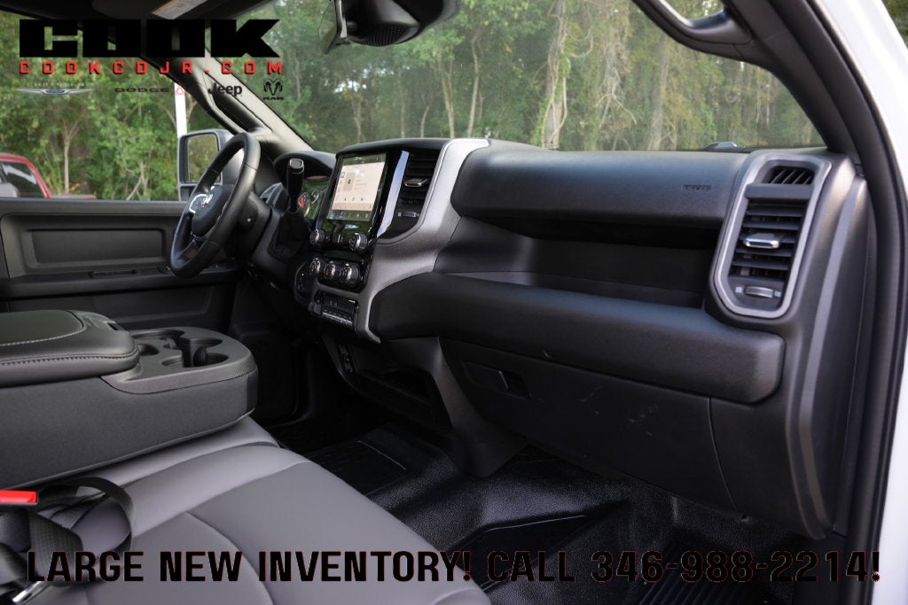 2027 RAM 3500 Chassis Cab RAM 3500 TRADESMAN CREW CAB CHASSIS 4X4 60' CA