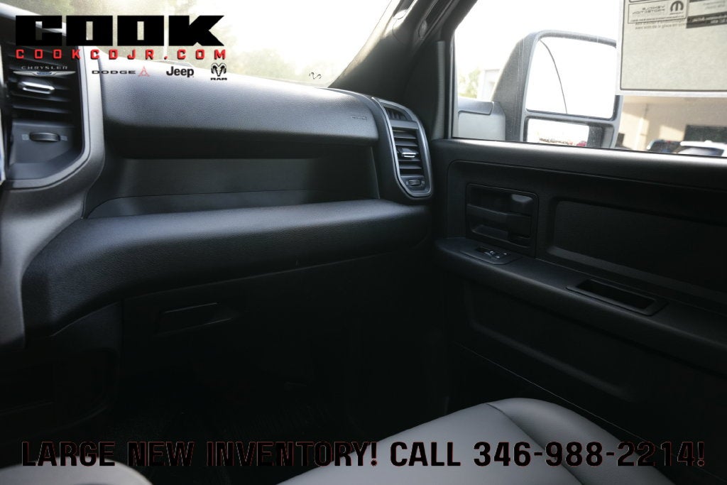 2027 RAM 3500 Chassis Cab RAM 3500 TRADESMAN CREW CAB CHASSIS 4X4 60' CA