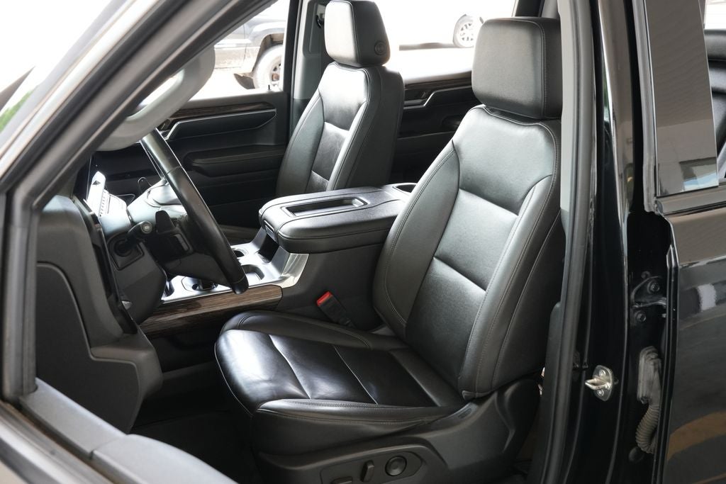 2022 GMC Sierra 1500 4WD Crew Cab Short Box Elevation