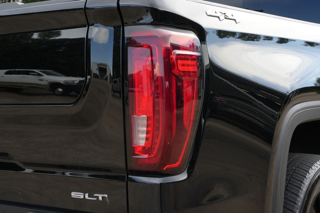 2023 GMC Sierra 1500 4WD Crew Cab Short Box SLT