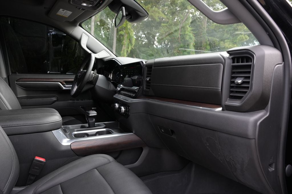 2023 GMC Sierra 1500 4WD Crew Cab Short Box SLT