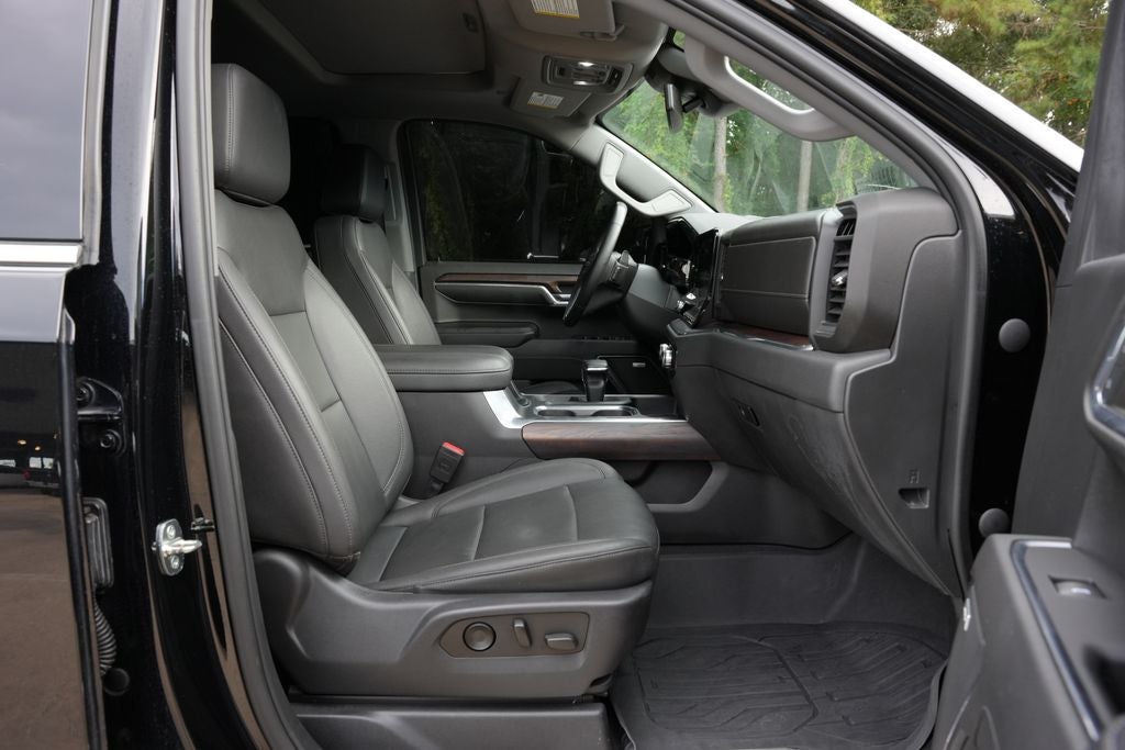 2023 GMC Sierra 1500 4WD Crew Cab Short Box SLT