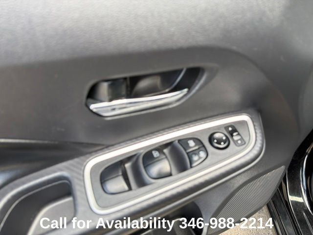 2020 Nissan Versa SR Xtronic CVT
