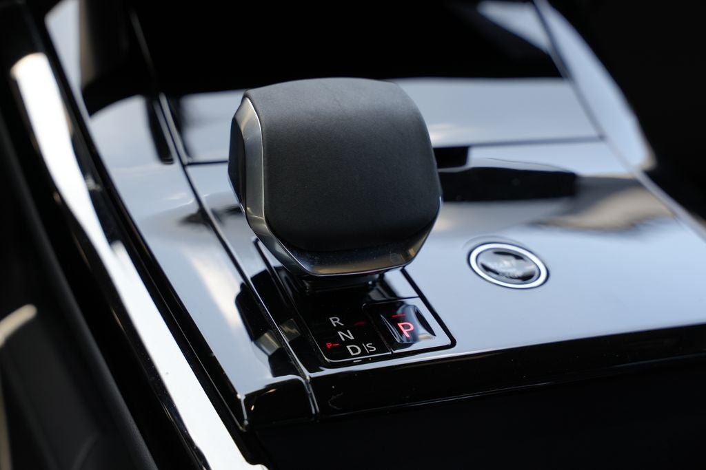 2025 Land Rover Range Rover Sport P360 SE