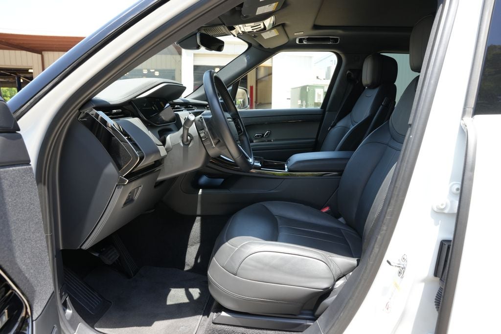 2025 Land Rover Range Rover Sport P360 SE