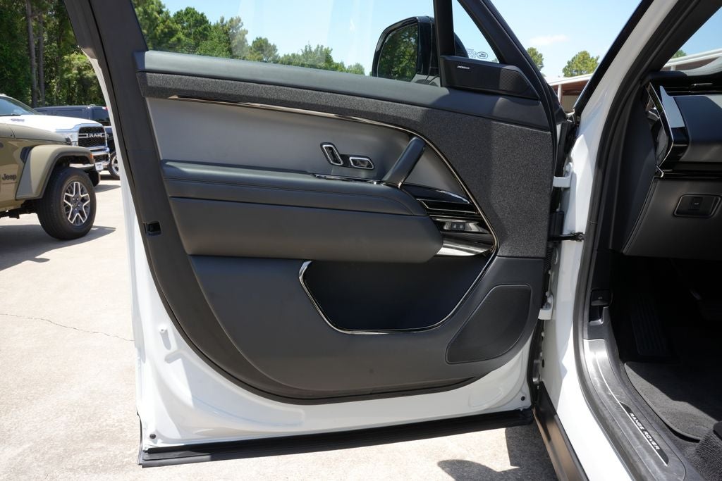 2025 Land Rover Range Rover Sport P360 SE