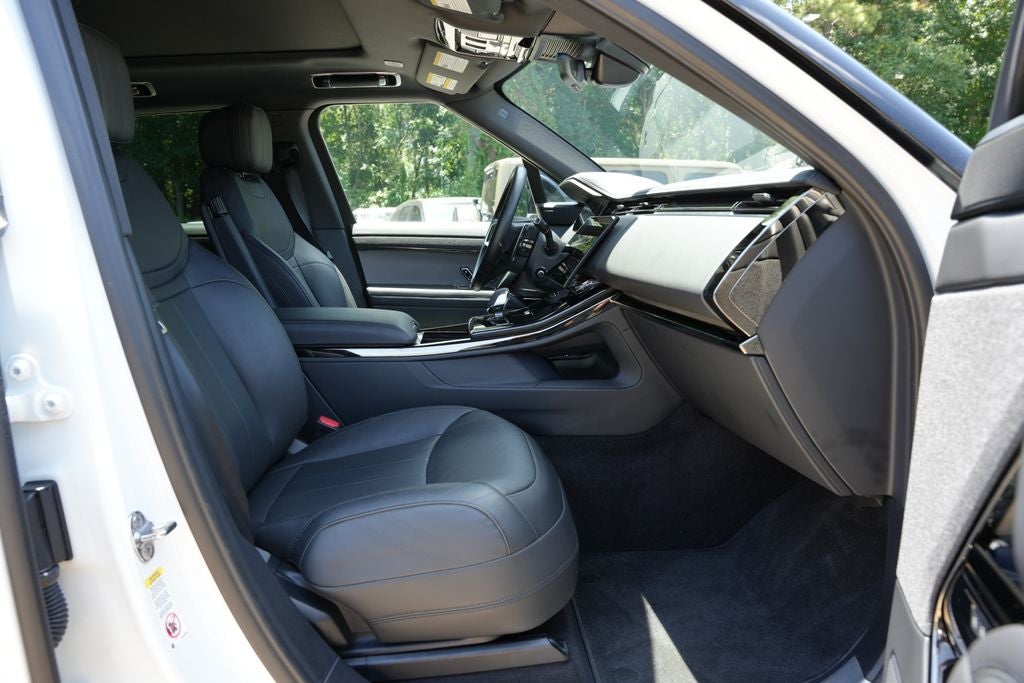 2025 Land Rover Range Rover Sport P360 SE