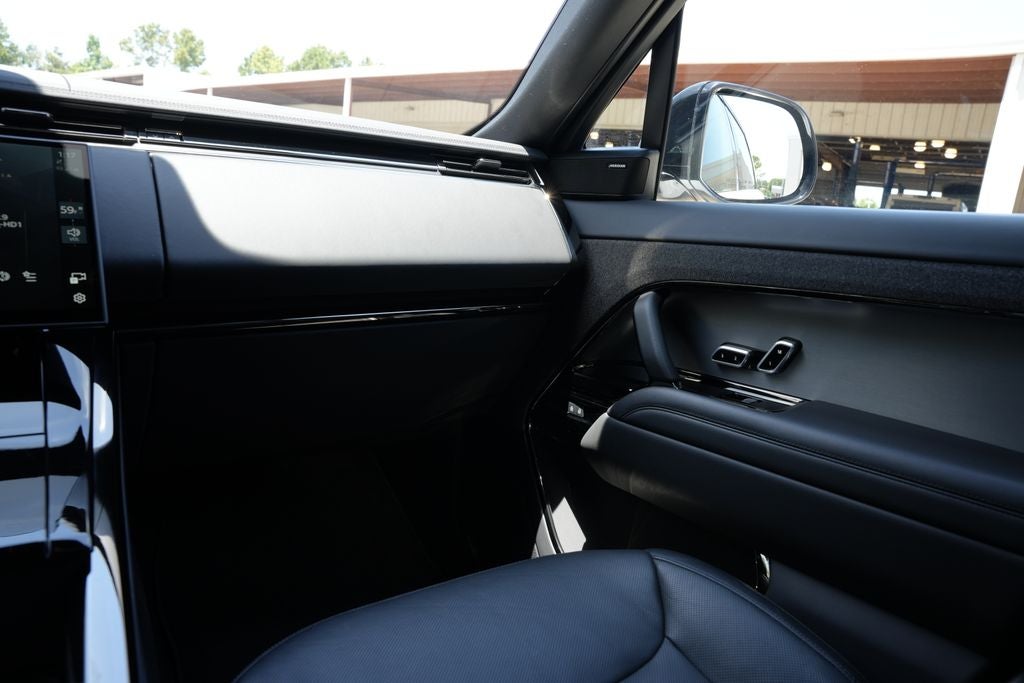 2025 Land Rover Range Rover Sport P360 SE