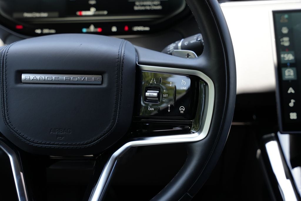 2025 Land Rover Range Rover Sport P360 SE